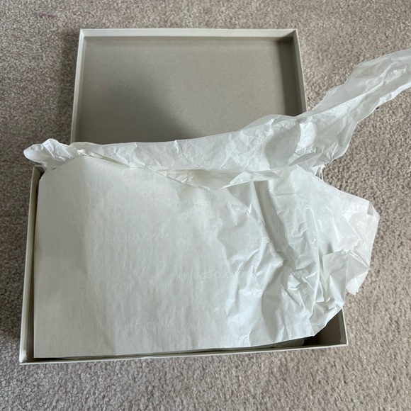Manolo Blahnik shoe box - Picture 3 of 8